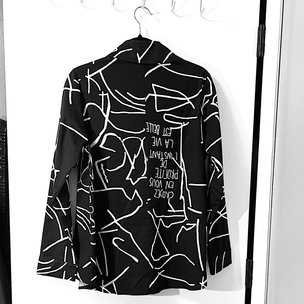 COMFY  USA. BLACK AND WHITE LIGHTWEIGHT JACKETS